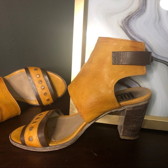 Vintage Made in Italy leather heel sandal booties - Picture 11 of 15